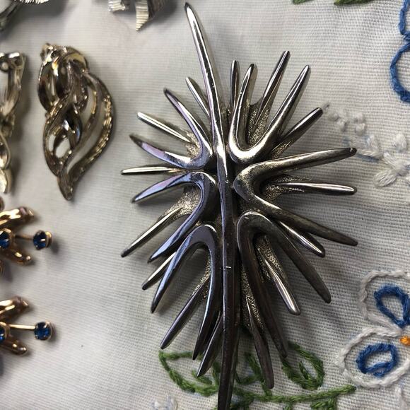 Vintage Lot of 4 Earrings & Brooch Coro Signed Silver Mod MCM Modern Retro - Picture 14 of 14